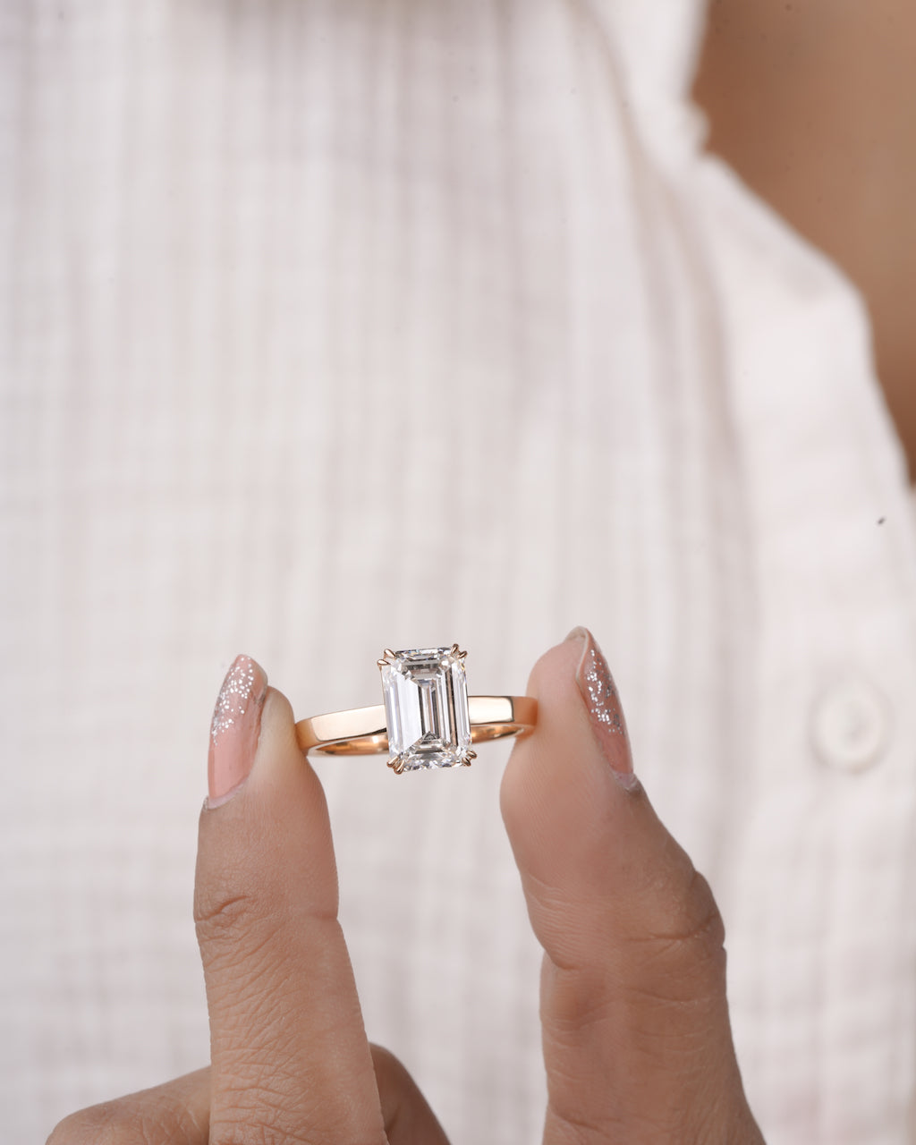 4 ct emerald cut lab grown diamond engagement ring band detail LAGANI